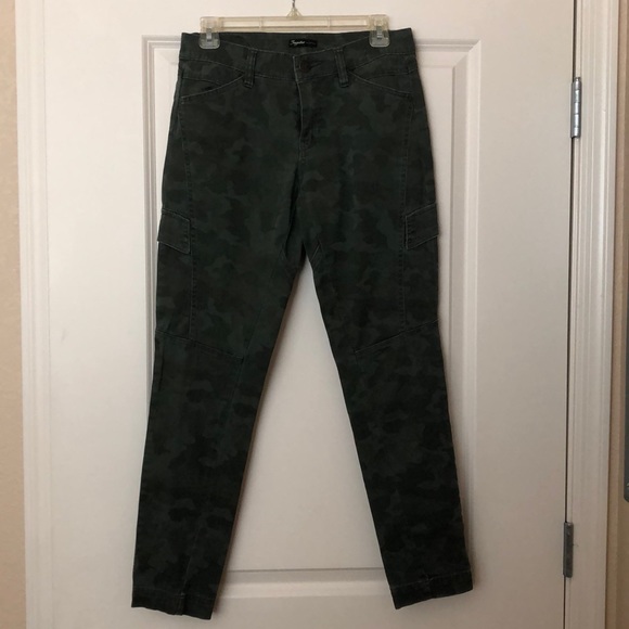 Camo pants 💚 - Picture 3 of 7